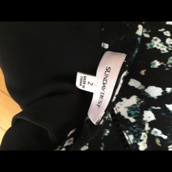 Aritzia Summer Best Flower Pattern Mini Skirt - Picture 4 of 4